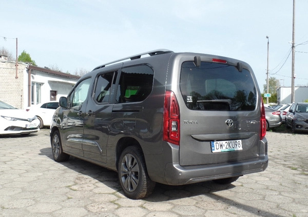 Toyota Proace City Verso cena 86900 przebieg: 193913, rok produkcji 2020 z Sompolno małe 301